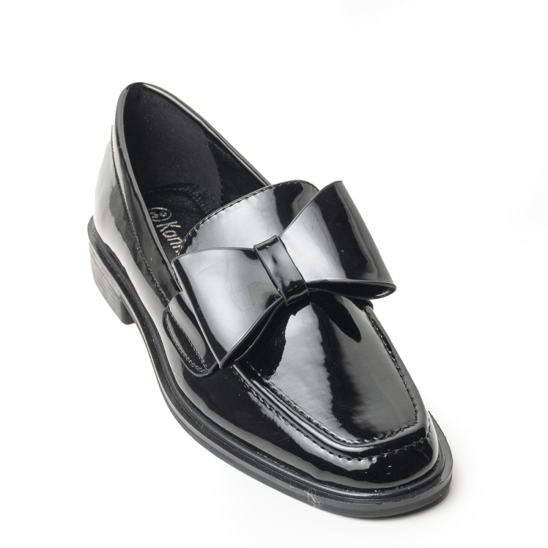 Mocasines Clásicos de Tacón Bajo en Charol 622EPT904022NEGRO