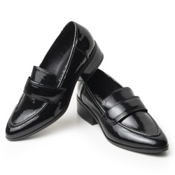 Mocasines Clásicos de Tacón Bajo en Charol 622EPT1009298NEGRO