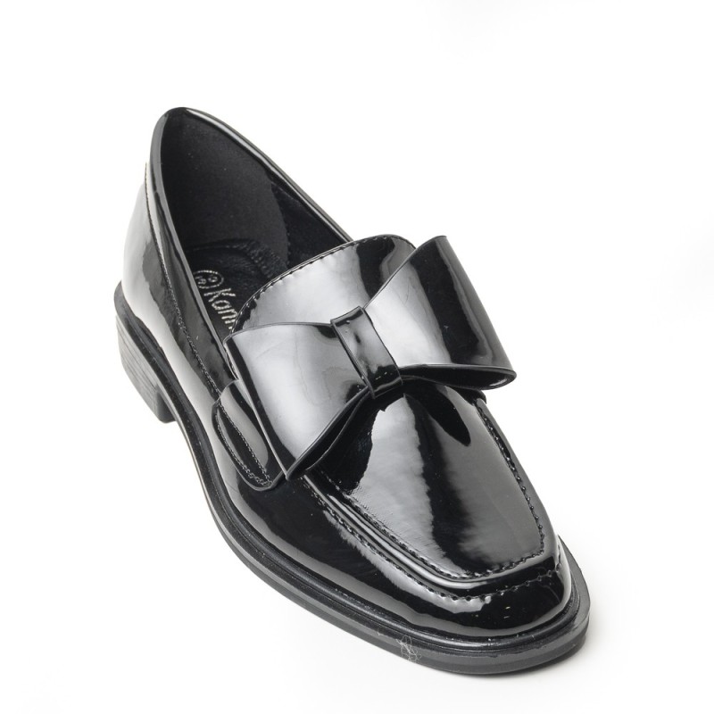 Mocasines Clásicos de Tacón Bajo en Charol 622EPT904022NEGRO
