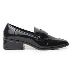 Mocasines Clásicos de Tacón Bajo en Charol 622EPT1009298NEGRO