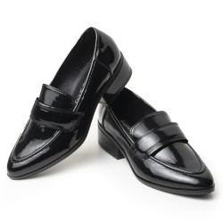 Mocasines Clásicos de Tacón Bajo en Charol 622EPT1009298NEGRO